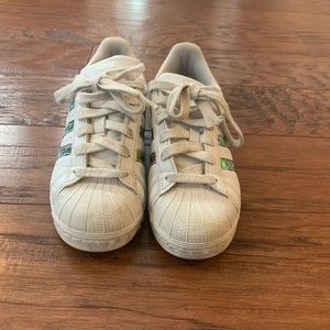 Girls adidas Superstar holo leapord sneaker size 4